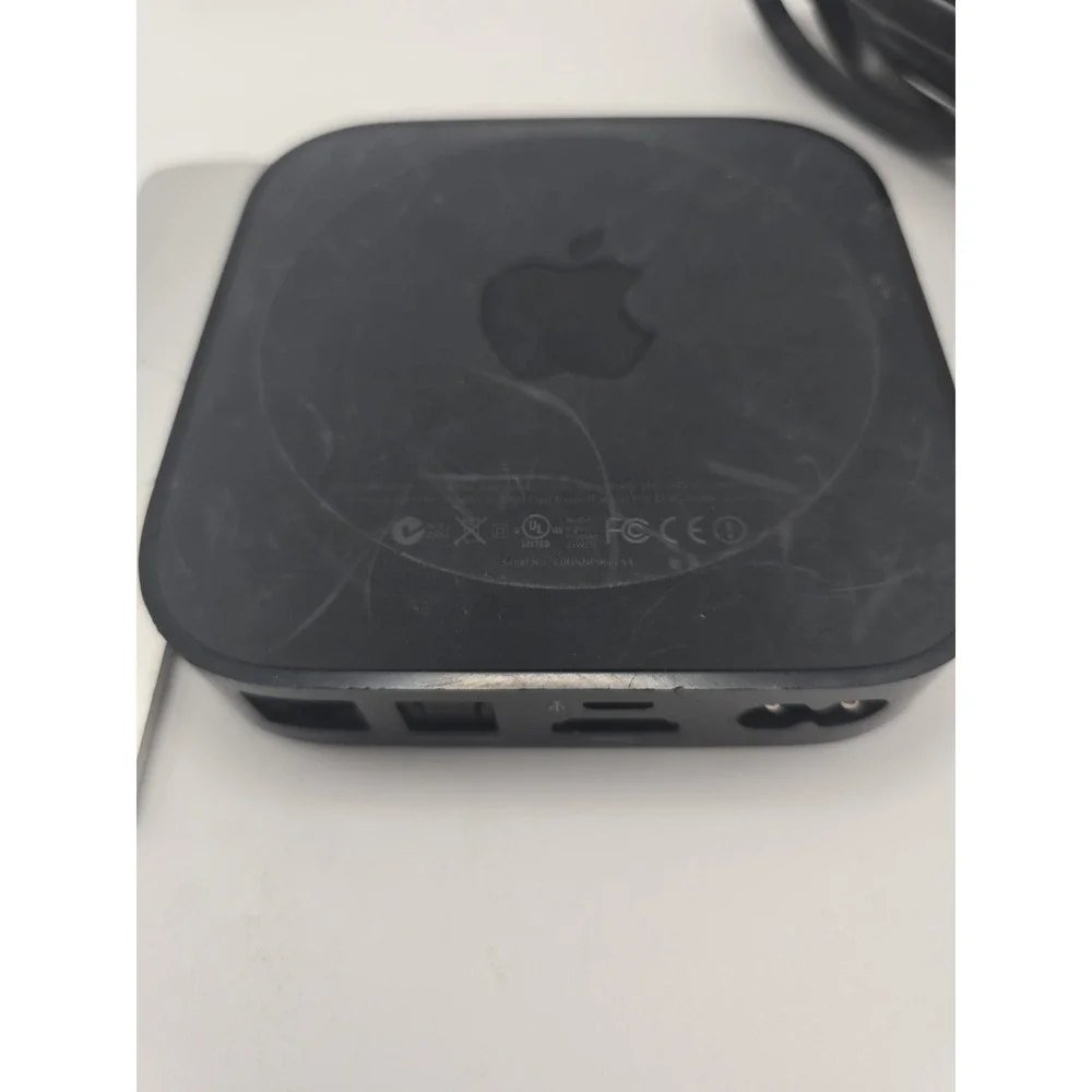 Apple TV (3rd Generation) 8GB Digital HD Media Streamer - Black